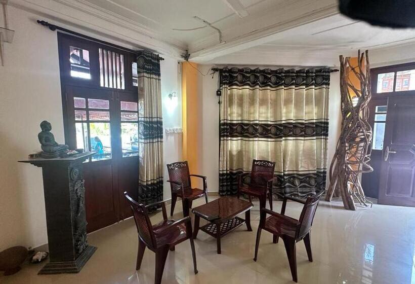 ペンション Rafting Reach Layathraa