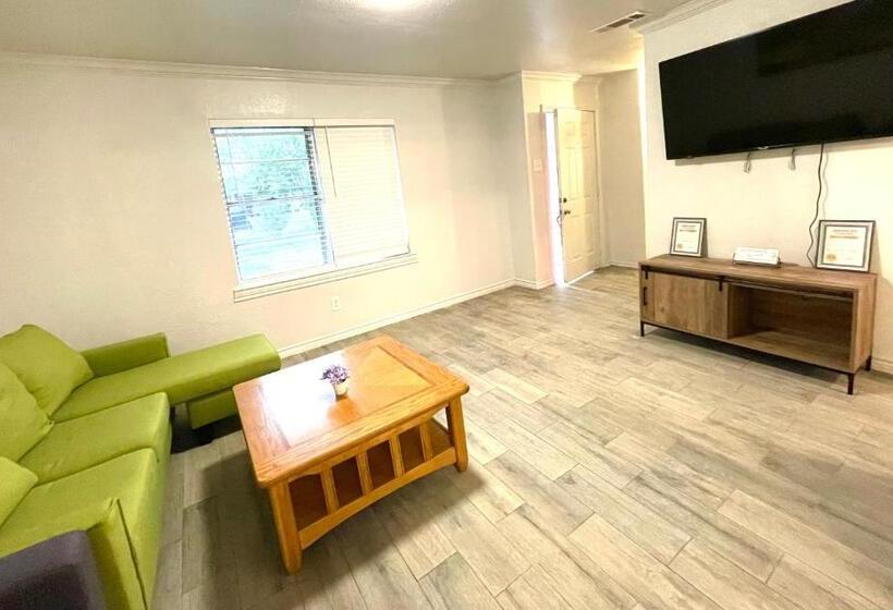 פנסיון Room Near Downtown Dallas4