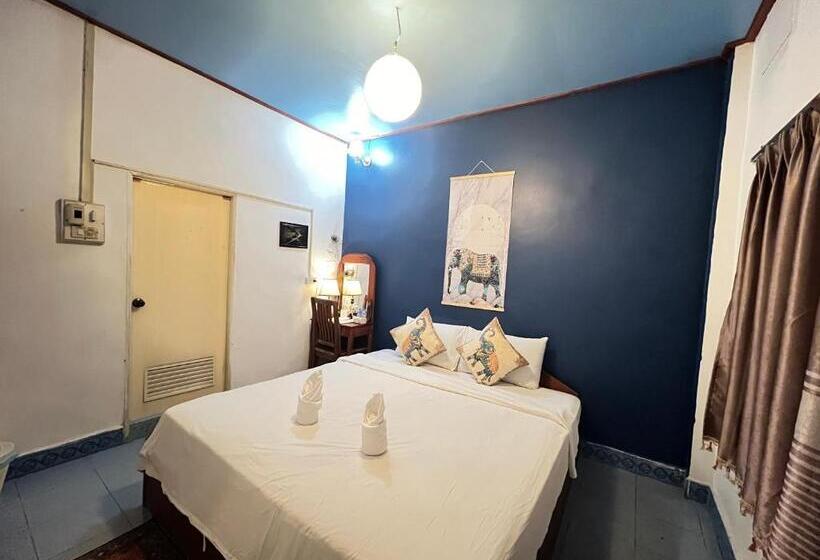 ペンション Vangvieng Pool House