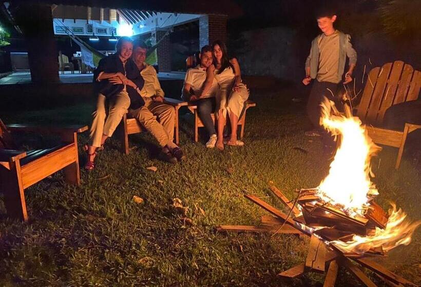 פנסיון Villa Mipa