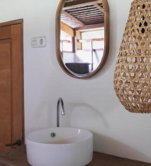 منتجع Kaini Mentawai