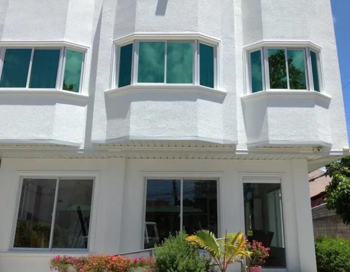 Sillero Painting Gallery And Hostel