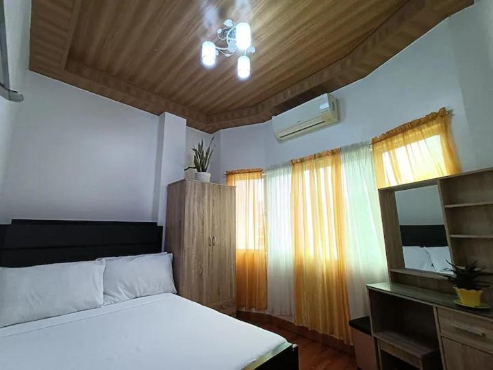Sillero Painting Gallery And Hostel