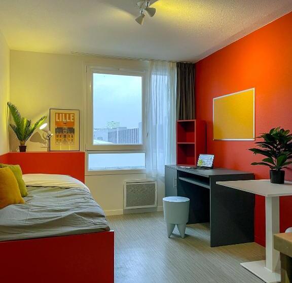 Art Campus Plaine Images