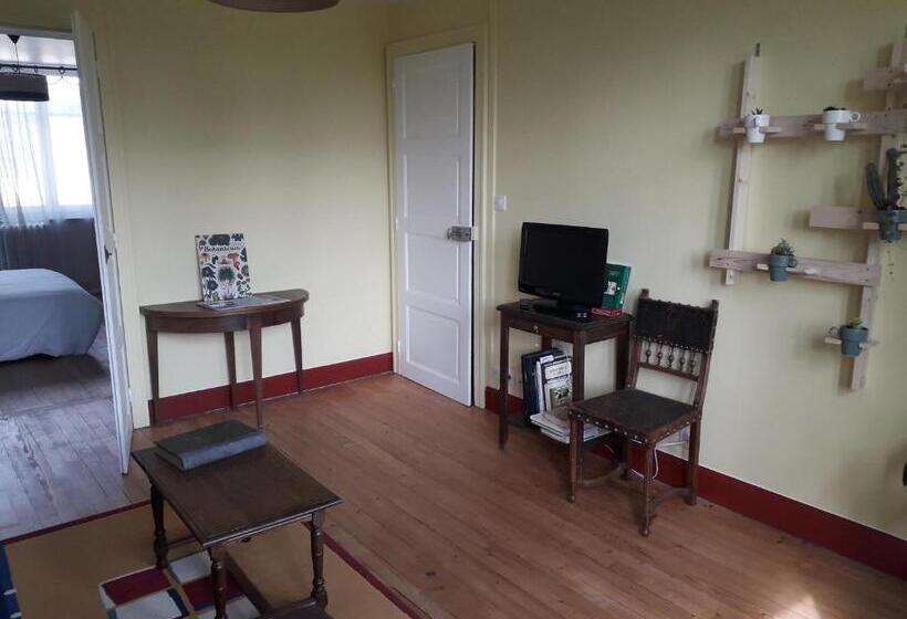 住宿加早餐  Chambre D Hôtes Suite Aux Glycines