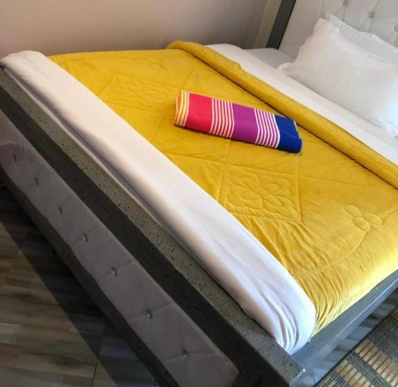 تختخواب و صبحانه Galaxy Executive Inn,bar & Restaurant Wakiso