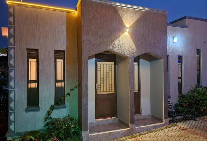 تختخواب و صبحانه Galaxy Executive Inn,bar & Restaurant Wakiso