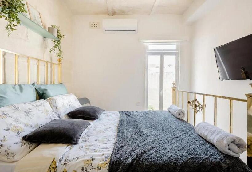 تختخواب و صبحانه Gallo House