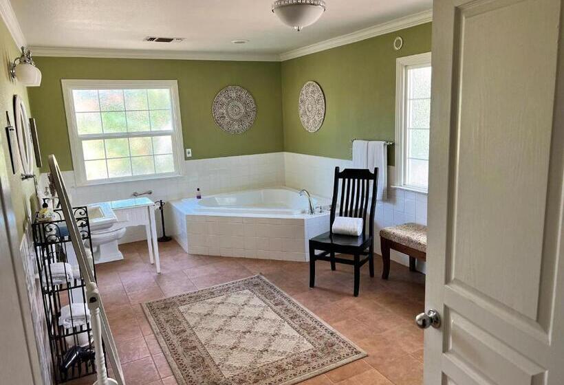 ベッドアンドブレックファースト Sequoia View Vineyard