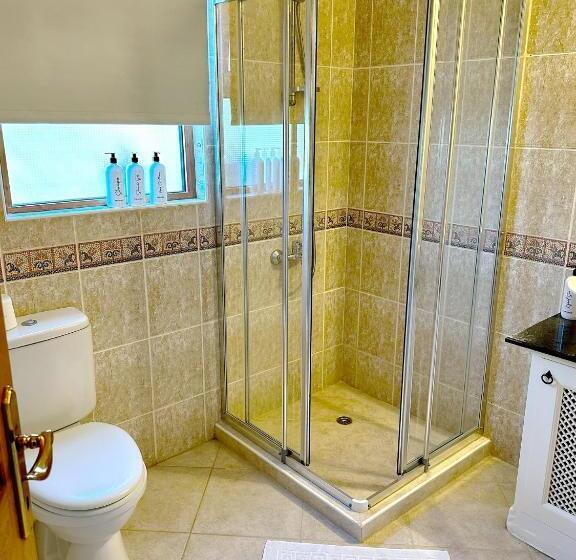 مبيت وإفطار The Home By An