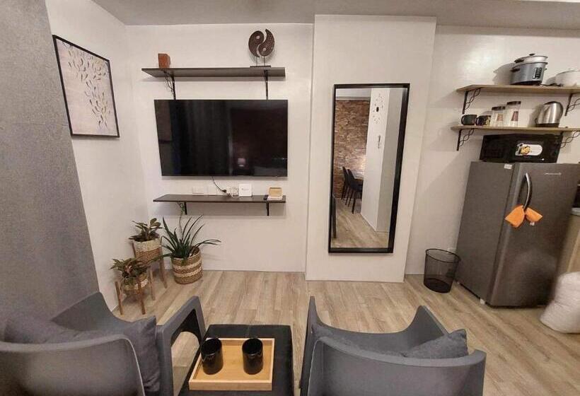 Comfy Unit With Fast Wifi Along Lacson St