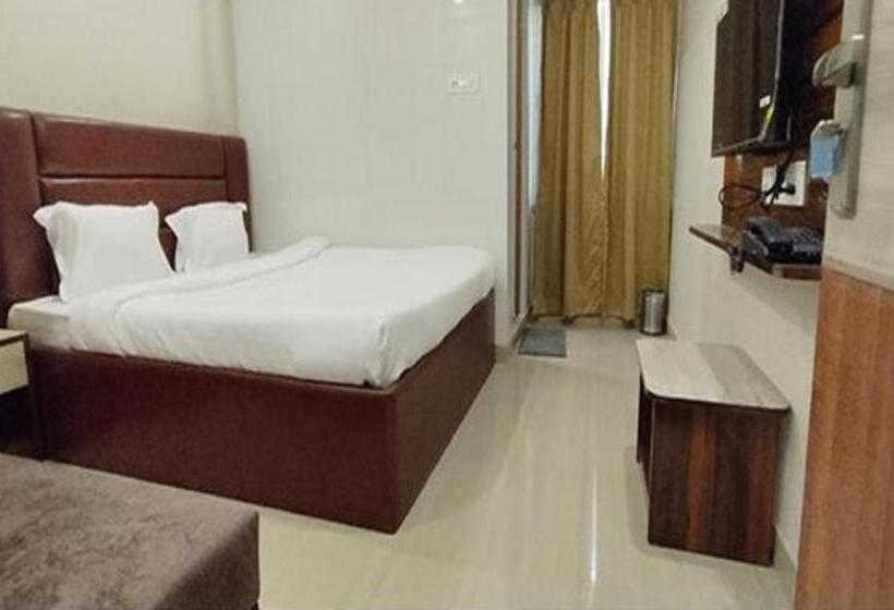 Fabhotel The Luxurie International