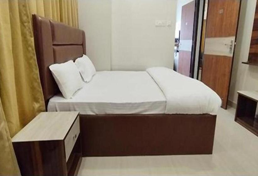 Fabhotel The Luxurie International