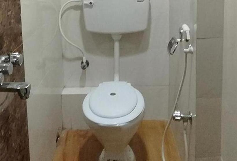 Fabhotel The Luxurie International