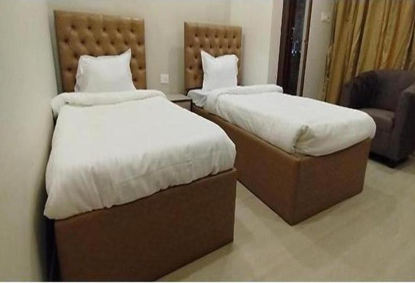 Fabhotel The Luxurie International