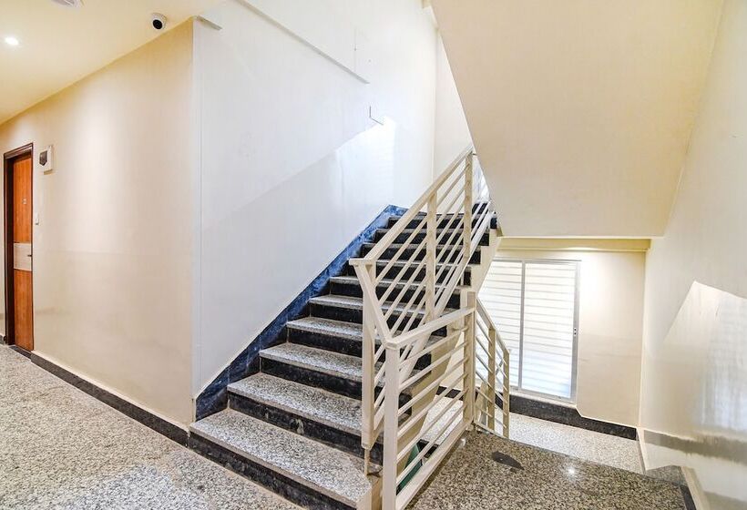 Fabhotel The Luxurie International