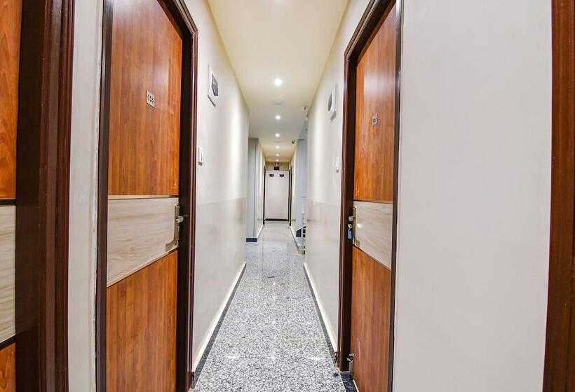 Fabhotel The Luxurie International