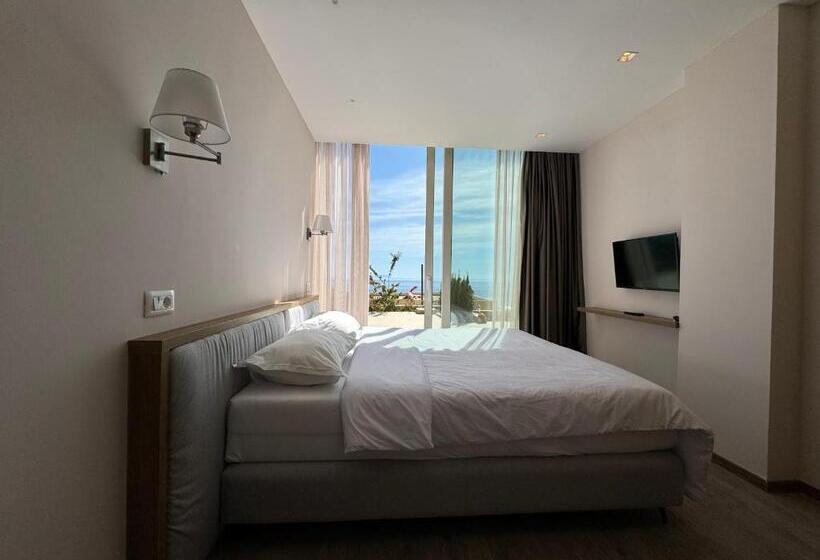 Green Condo Hotel Palase
