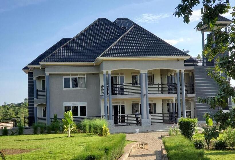 هتل Bigodi Community Lodge