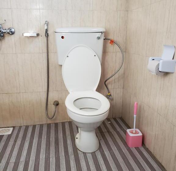 هتل Bigodi Community Lodge