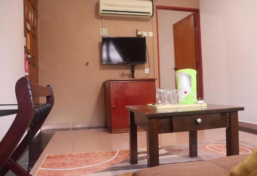 فندق Bunga Raya Resort Parit Buntar