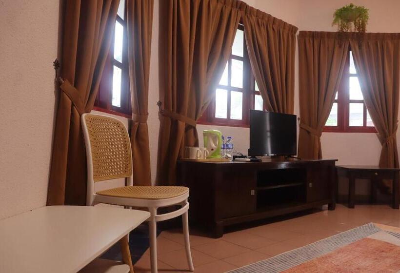 فندق Bunga Raya Resort Parit Buntar