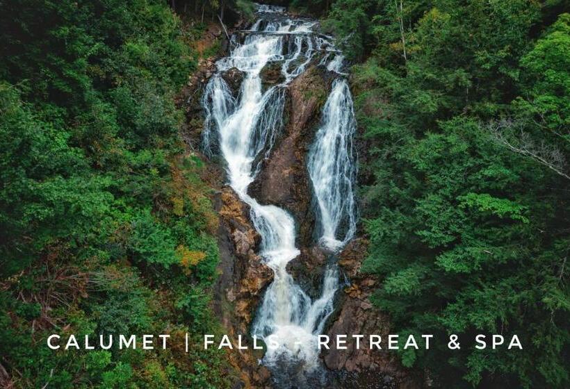 ホテル Calumet Falls Villa