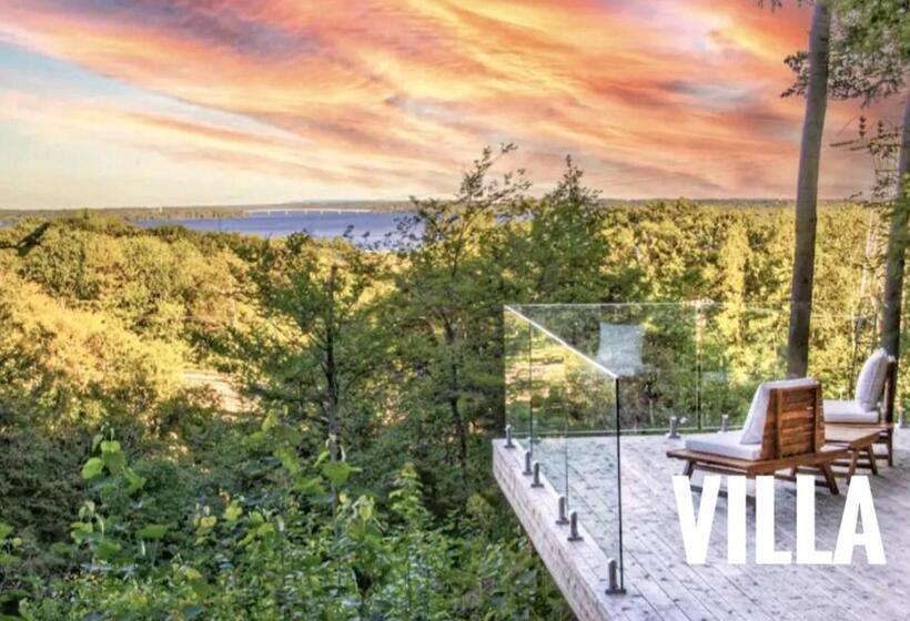 ホテル Calumet Falls Villa