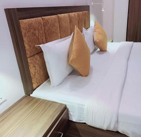 Clovetree Clark Inn Hotel Jamal Road Patna Close To Patna Junction & Gandhi Maidan