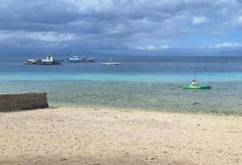 Отель Fins Pacific Coray Bay By Hiverooms