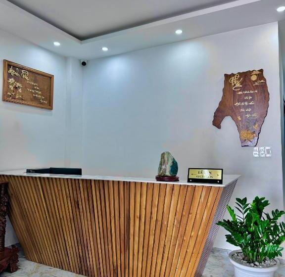 هتل Flower Garden