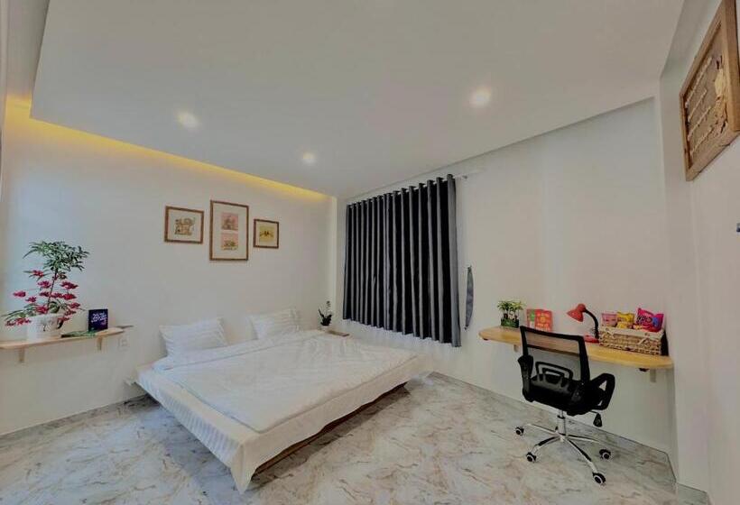 هتل Flower Garden