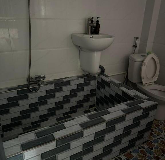 هتل Khách Sạn Nguyễn Long