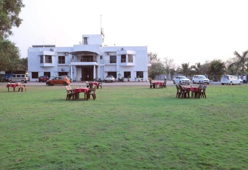 בית מלון כפרי Kings Resort