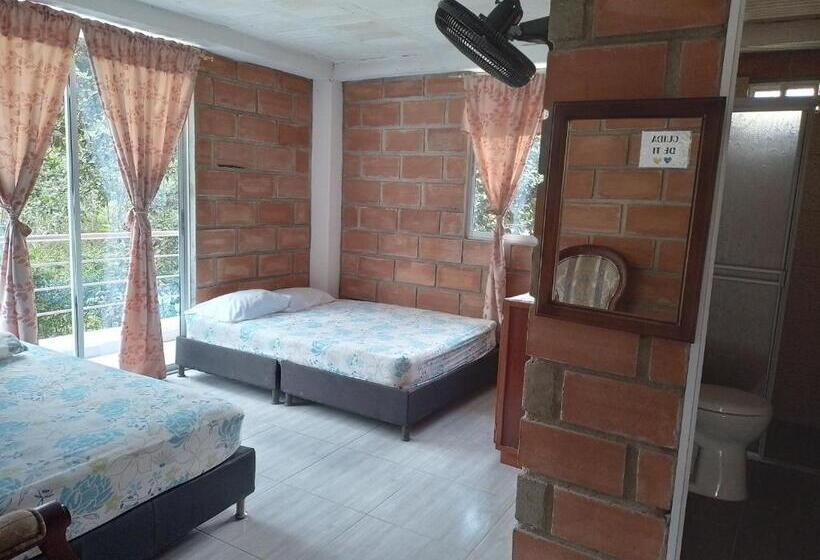 בית מלון כפרי La Clarita