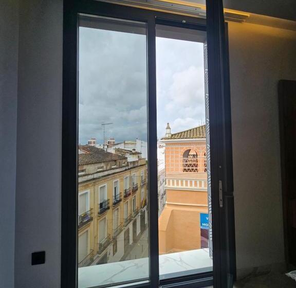 هتل Las Tres Campanas