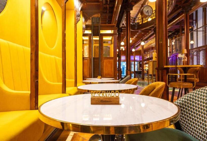 هتل Las Tres Campanas