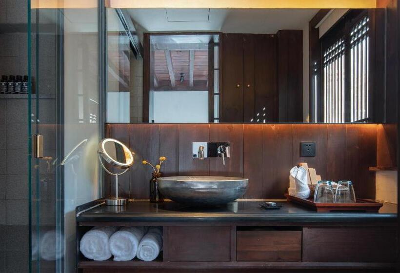 هتل Lijiang Ancient City Anyu