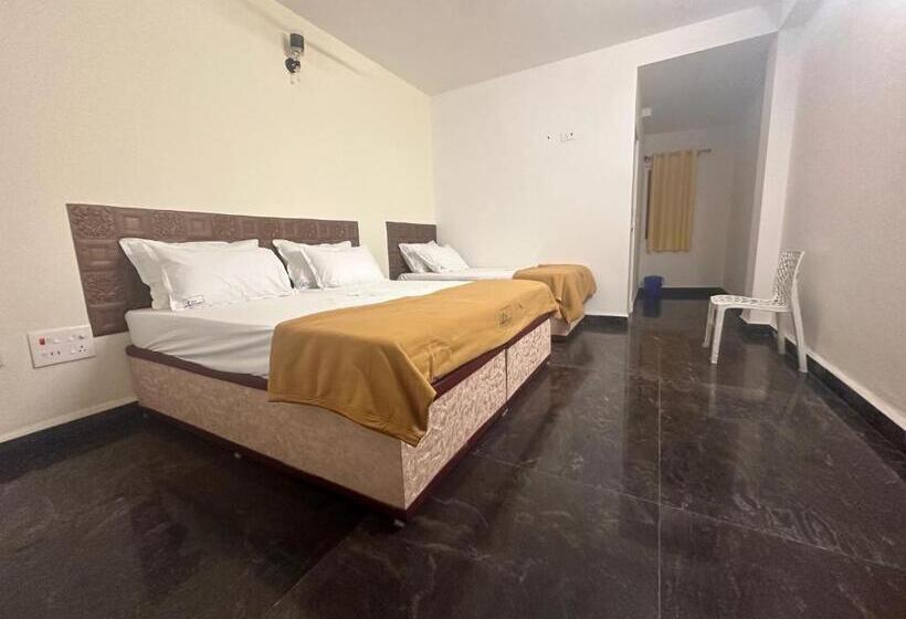 בית מלון כפרי Mps Sai Palace