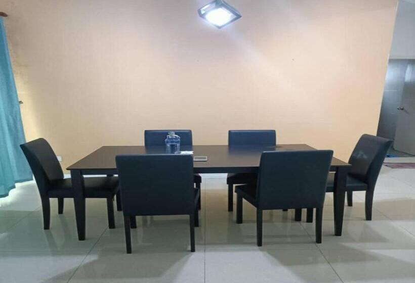 Отель Oyo 90965 Lakut Valley Homestay