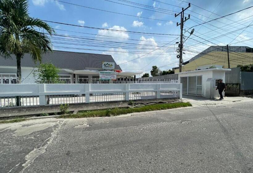 호텔 Oyo 93849 Kng Homestay Syariah