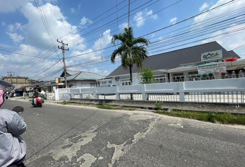 호텔 Oyo 93849 Kng Homestay Syariah