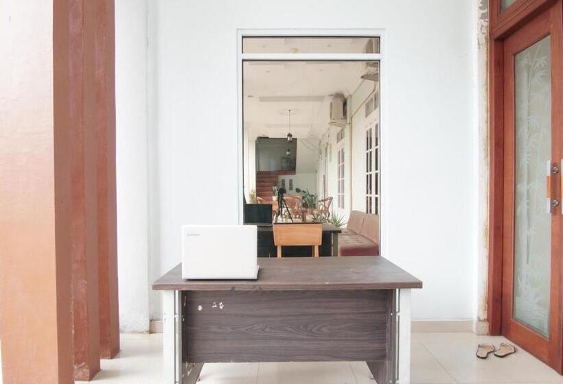 호텔 Oyo 93849 Kng Homestay Syariah