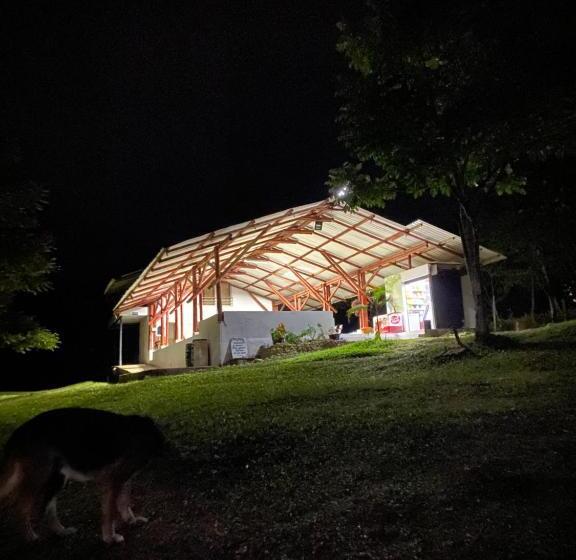 בית מלון כפרי Rancho La Critalina