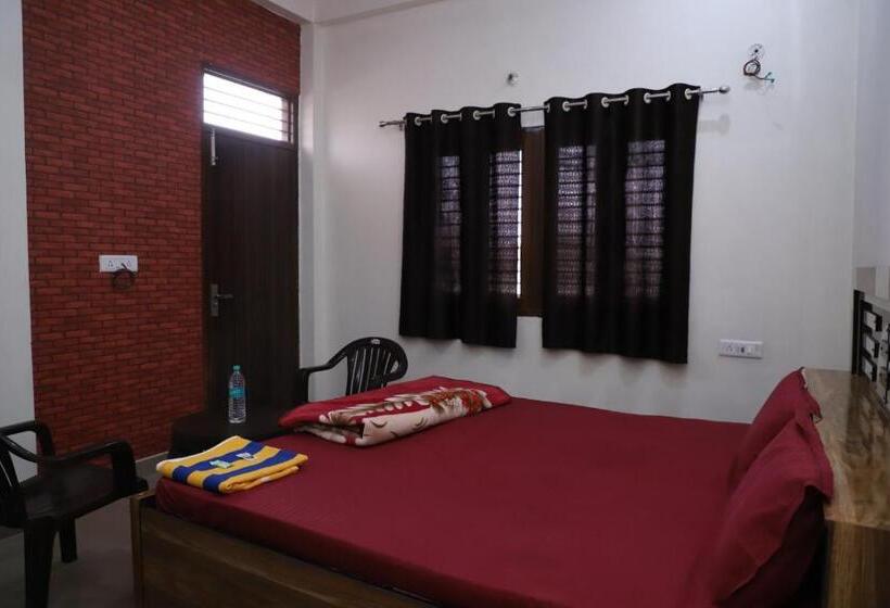 Отель Rang Vilas Residency Vrindavan