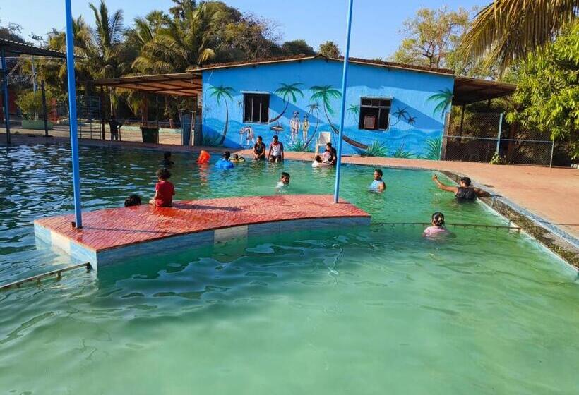 בית מלון כפרי Samundra Pool Resort
