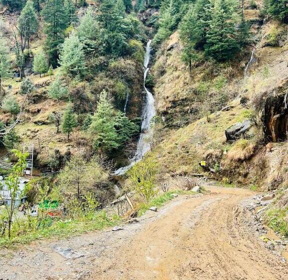 هتل Seven Heaven Manali Scenic Mountain View Luxury Villa, Manali