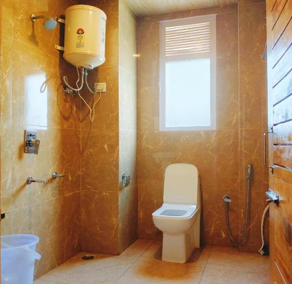 هتل Seven Heaven Manali Scenic Mountain View Luxury Villa, Manali