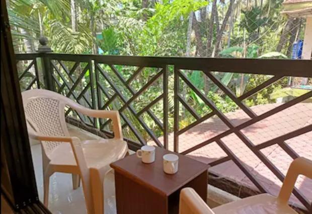 ホテル Vartak Wadi Smita Villa