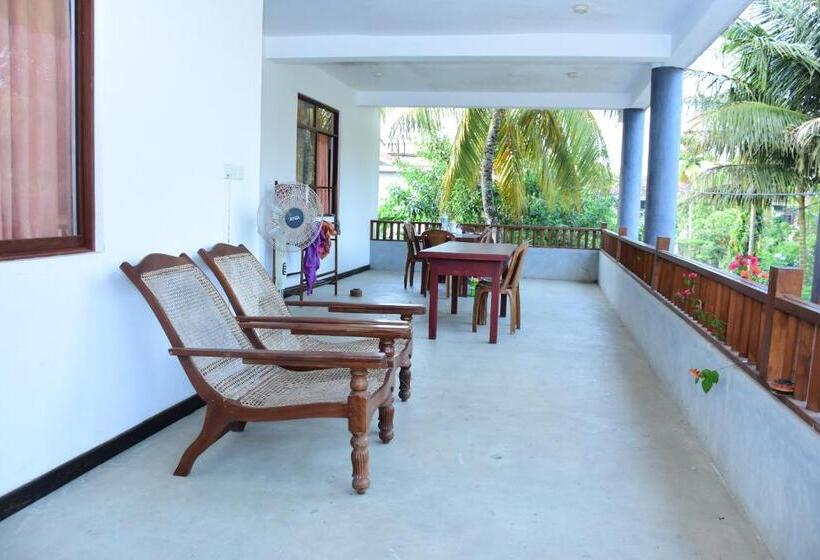 בית מלון כפרי Wh Beach Resort